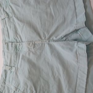 Vineyard Vines light green faded shorts size 4